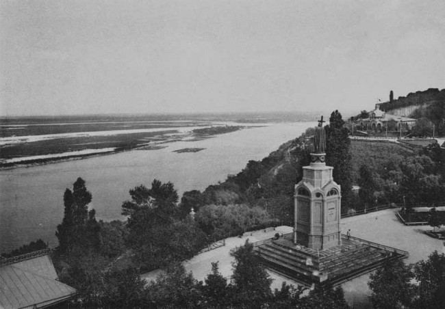 На Владимирской горке в начале 20 века, черно-белое фото