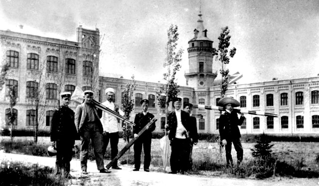 Студенты политехнического института в Киеве в начале 20 века