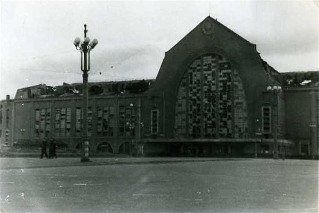 Вторая мировая война, разрушенный вокзал в 194 году, главное здание