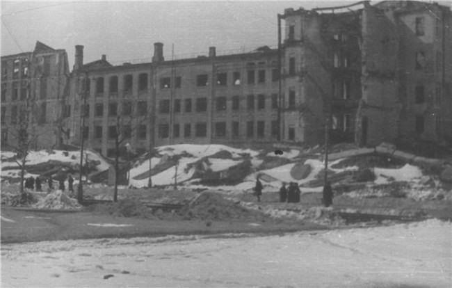 РАзрушенный Крещатик в 1943 году