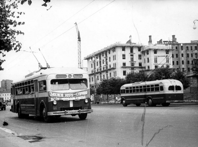 Троллейбусы на Крещатике в 50-х годах