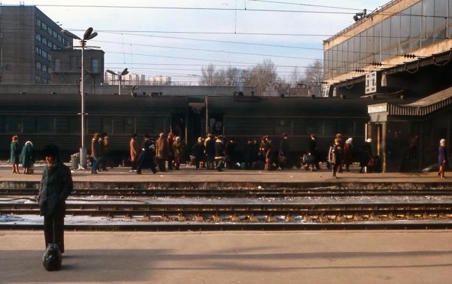 Перрон киевского вокзала 1981 год