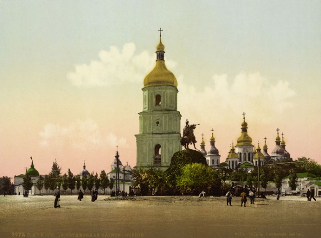 Софийская площадь в 1888 году. Софийский собор и памятник Богдану Хмельницкому