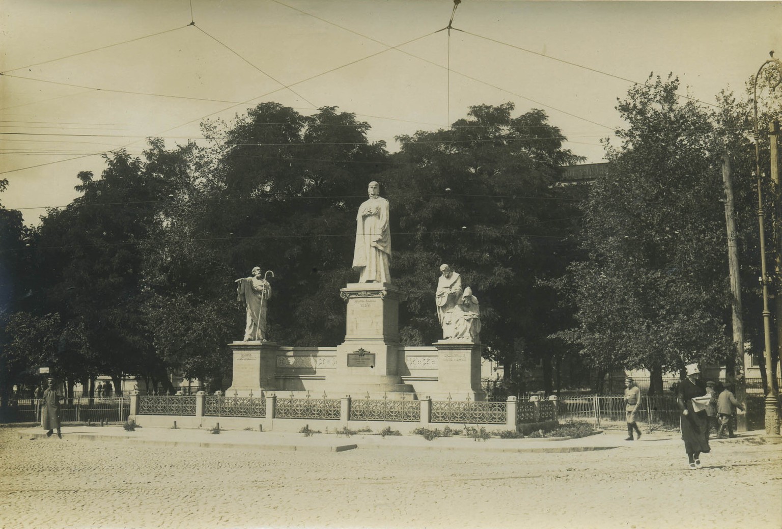 Памятник княгине Ольге, Михайловская площадь, начало 20 века