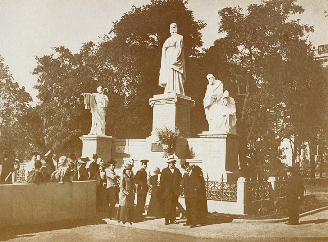 Памятник княгине Ольге в начале 20 века