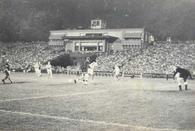 Матч на стадионе Динамо в 30-х годах 20 века
