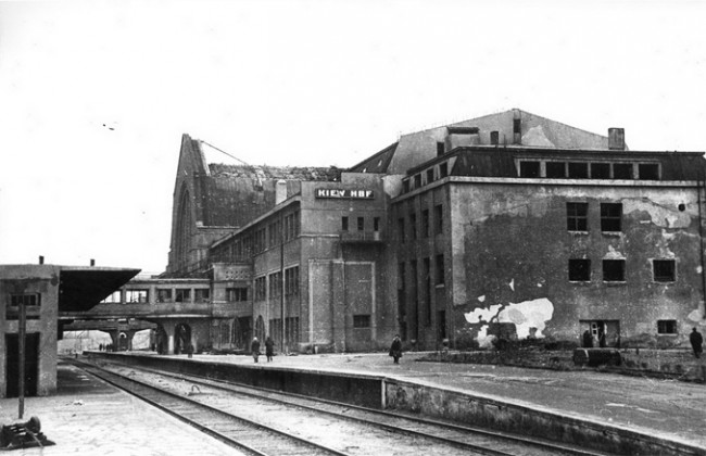 ЖД вокзал Киева в 1943 году
