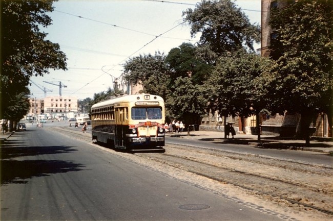 Вдалеке площадь Победы 1959 года