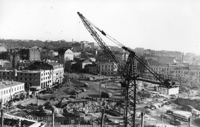 Строительство цирка на площади Победы в 1959 году