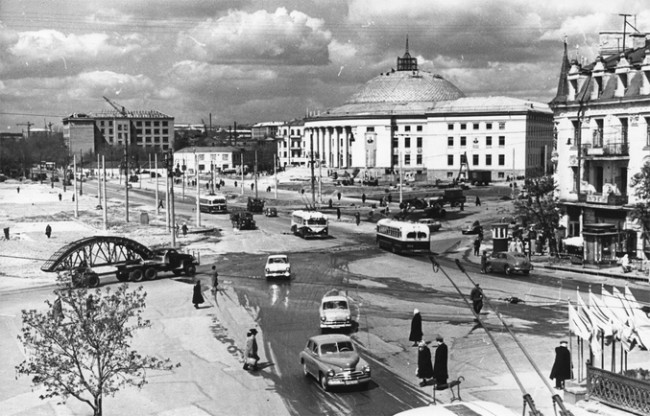 Цирк на площади Победы, строительство закончено, 1960 год
