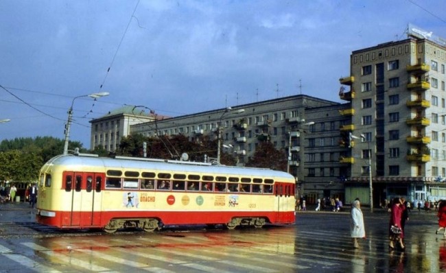 Трамвай на площади Победы в 1970 году