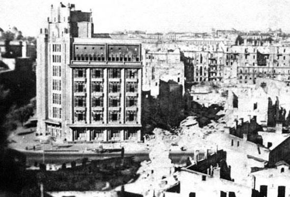 1941 год. Развалины ЦУМа после бомбежки