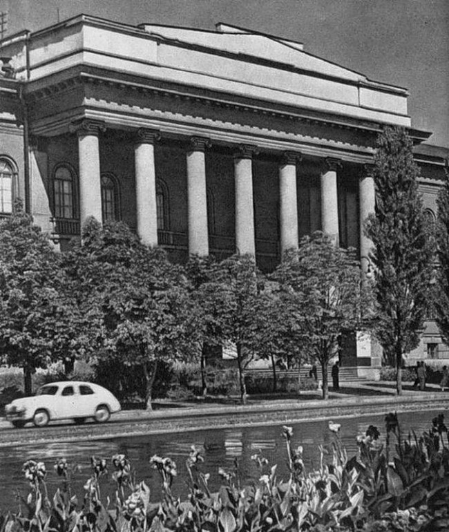 1950-е годы, черно-белое фото университета Шевченко