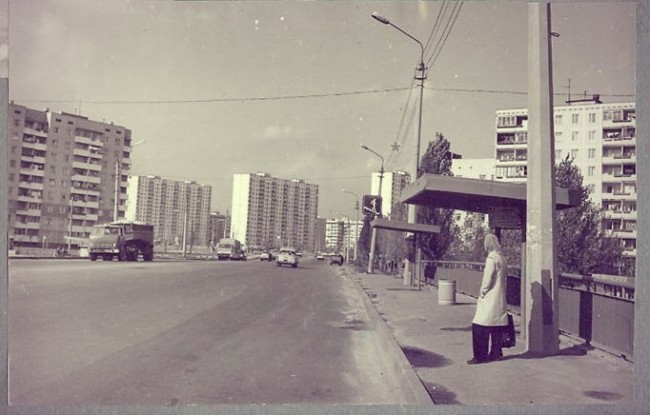 1980-е годы. Улица Лайоша Гавро, остановка Поликлиника Оболонь, Киев, фото