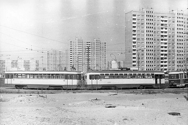 1981 год Трамвайный разворот возле станции метро Героев Днепра Станция метро Героев Днепра в 1981 году