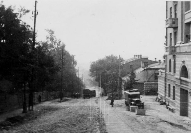 Улица Шелковичная во время войны