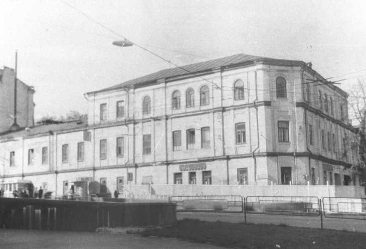 Пересечение улиц Толстого и Пушкинской в Киеве 80-х