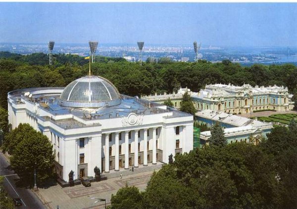 Здание Верховного Совета Украины в 90-х годах