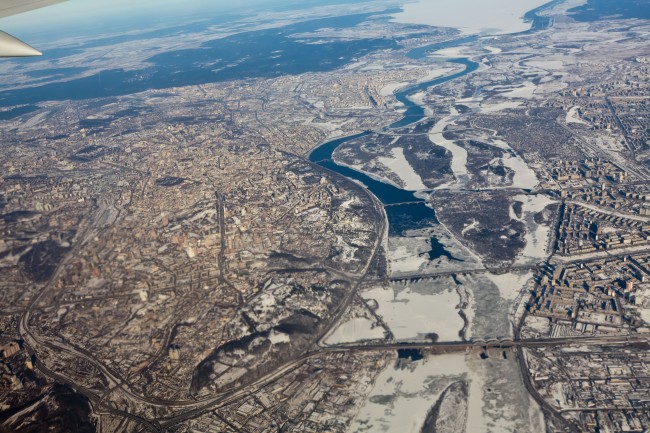 Зимняя панорама Киева, снятая с самолета