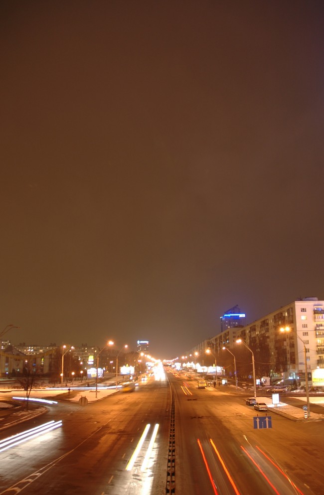 Проспект Победы у Воздухофлотского путепровода ночью