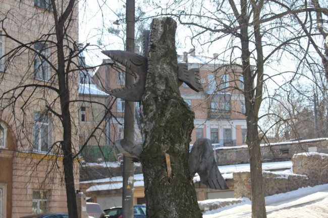 Скульптура из дерева Крокодил скульптора Константин Скритуцкий, улица Коцюбинского, парк Олеся Гончара