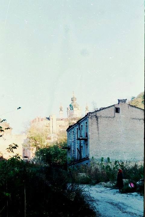 1990-е годы. Воздвиженка, видно Андреевскую церковь