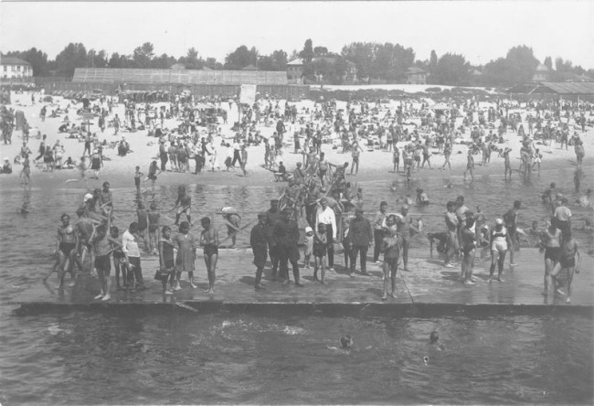 1930-е годы. Пляж на Трухановом острове в Киеве