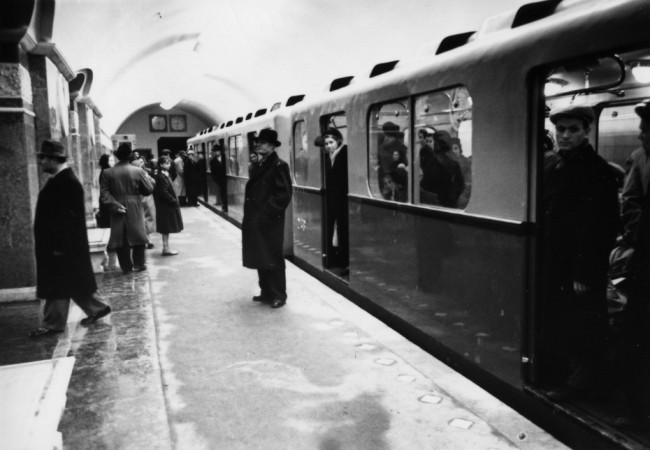1960-е годы. Станция метро Театральная, на перроне Станция метро Театральная