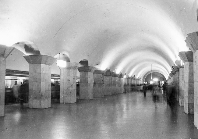 Станция метро Майдан Незалежності (Площадь Независимости)