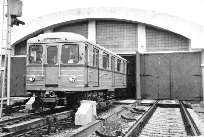 1980-е годы. Пункт технического обслуживания за станцией метро Лесная Станция метро Лесная (Пионерская)