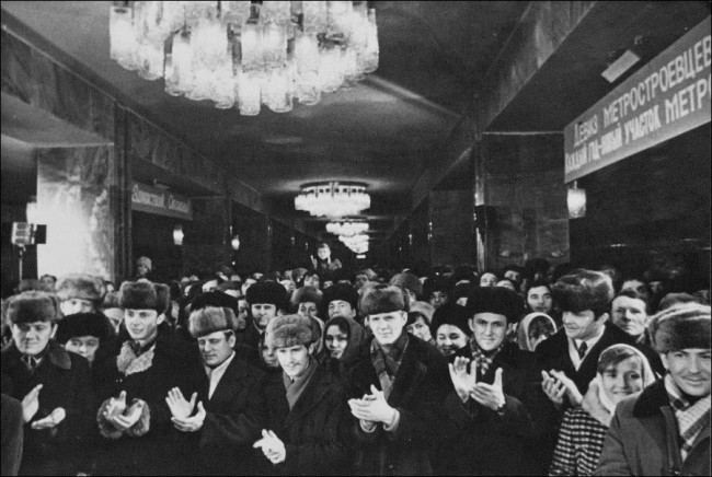 1980 год. Открытие станции Тараса Шевченко Митинг в честь открытия станции метро Тараса Шевченко в 1980 году