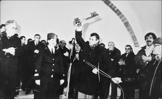 1989 год. 31 декабря, митинг, посвященный открытию новой линии метро в Киеве на станции Золотые метро На митинге открытия станции метро Золотые Ворота в Киеве
