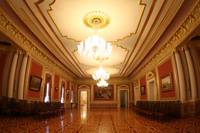 Внутри Мариинского дворца в Киеве