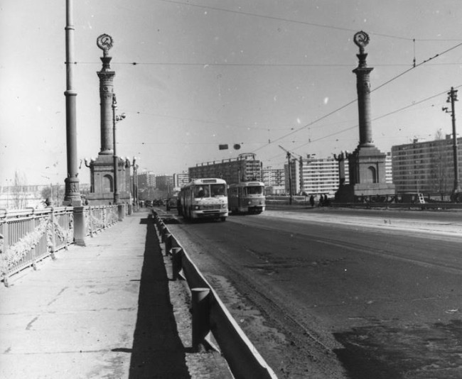 Трамвай на мосту Патона в 70-х 