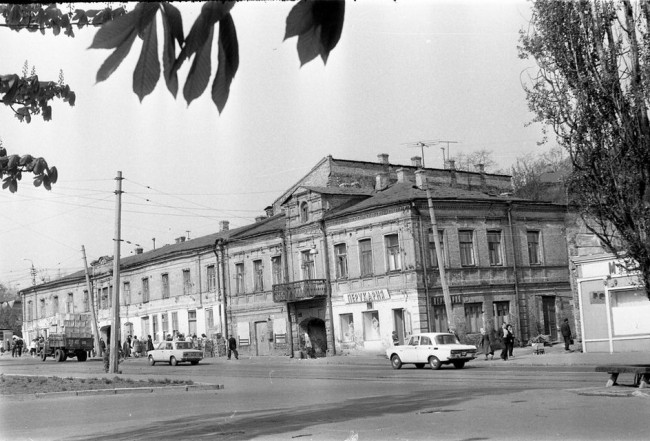 На Нижнем Валу в 80-х годах