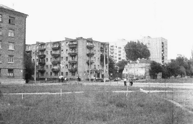 Перекресток Межигорской и Юрковской улиц на Подоле