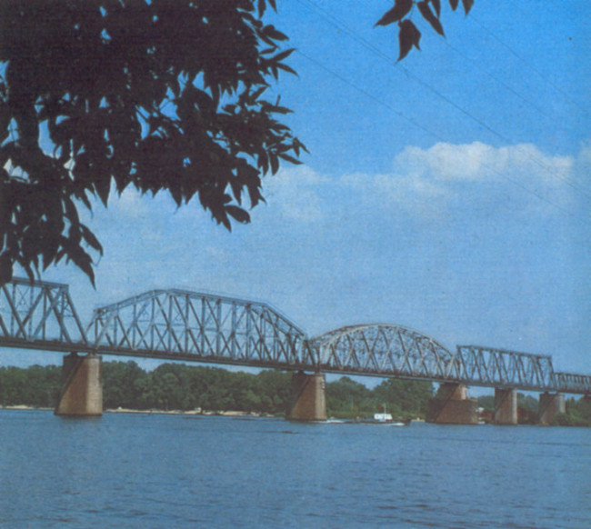 1980-е годы. Петровский железнодорожный мост