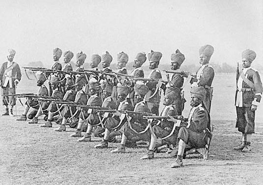 Британські солдати з числа місцевого населення у Індії﻿