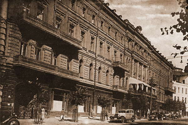 Готель «Континенталь», фото 1940-х років